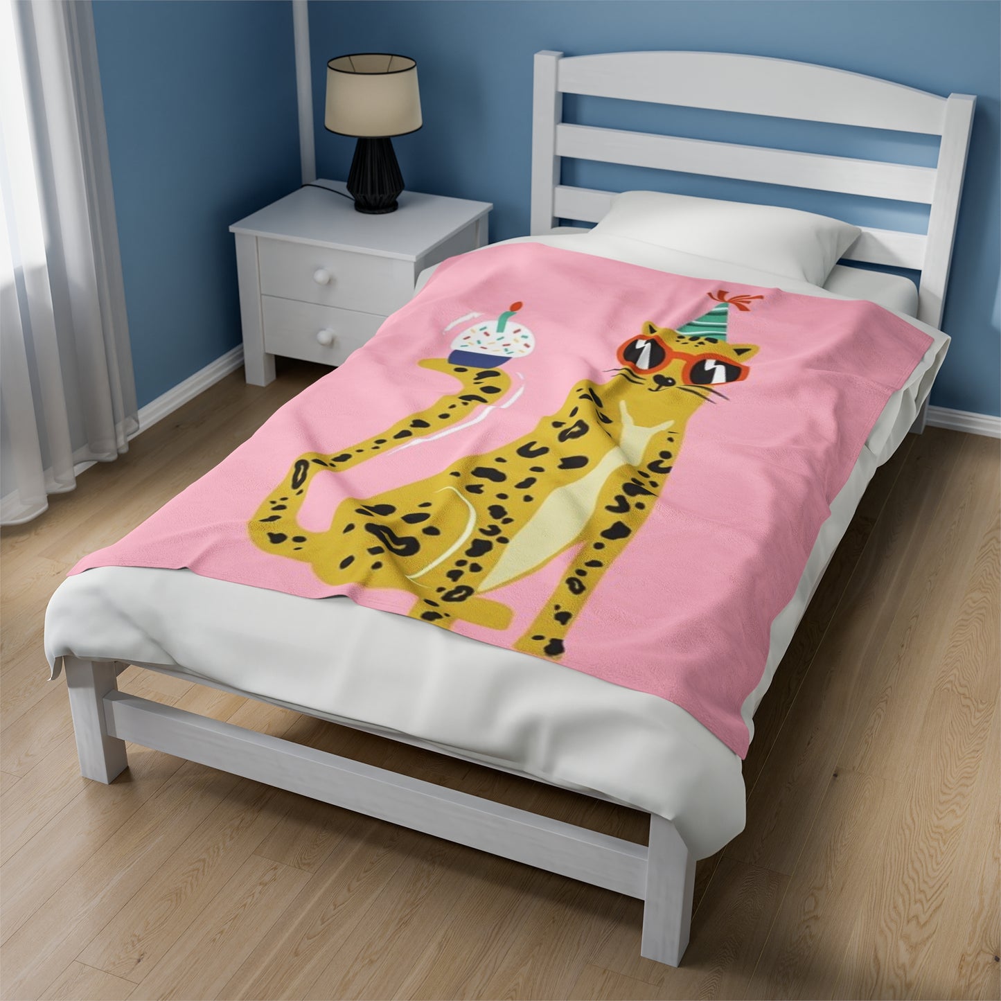 Lioness Velveteen Plush Blanket